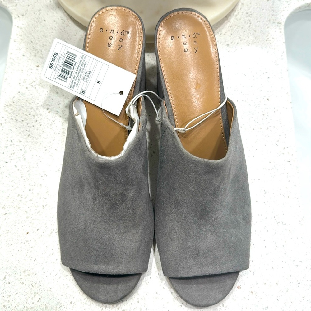 *NWT* A New Day gray velvet block heels, size 9